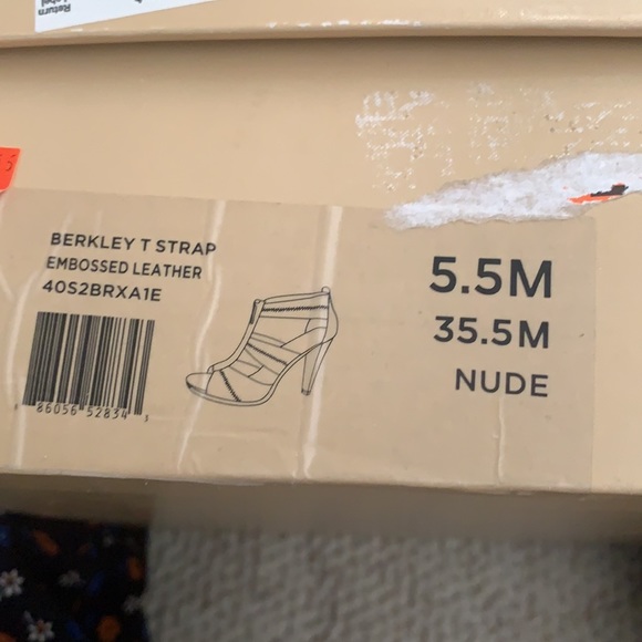 *NWOT Michael Michael Kors heels - Picture 4 of 4